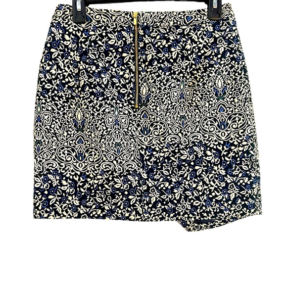 H&M Floral Multicolor Jacquard Faux Wrap Asymmetrical Hem Mini Skirt, Size 8 - Picture 2 of 14